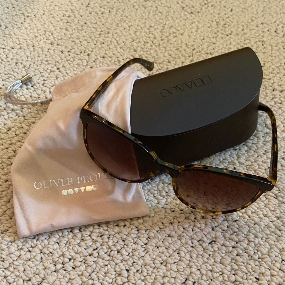 Oliver Peoples sunglasses in original case